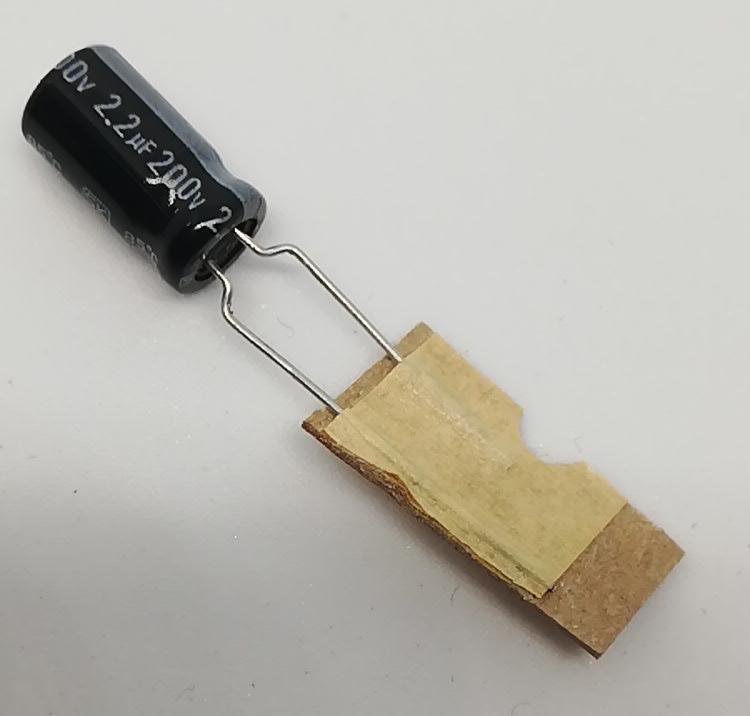 2.2UF 200V Elektrolitik Kondansatör 85C 5X11 RM:5